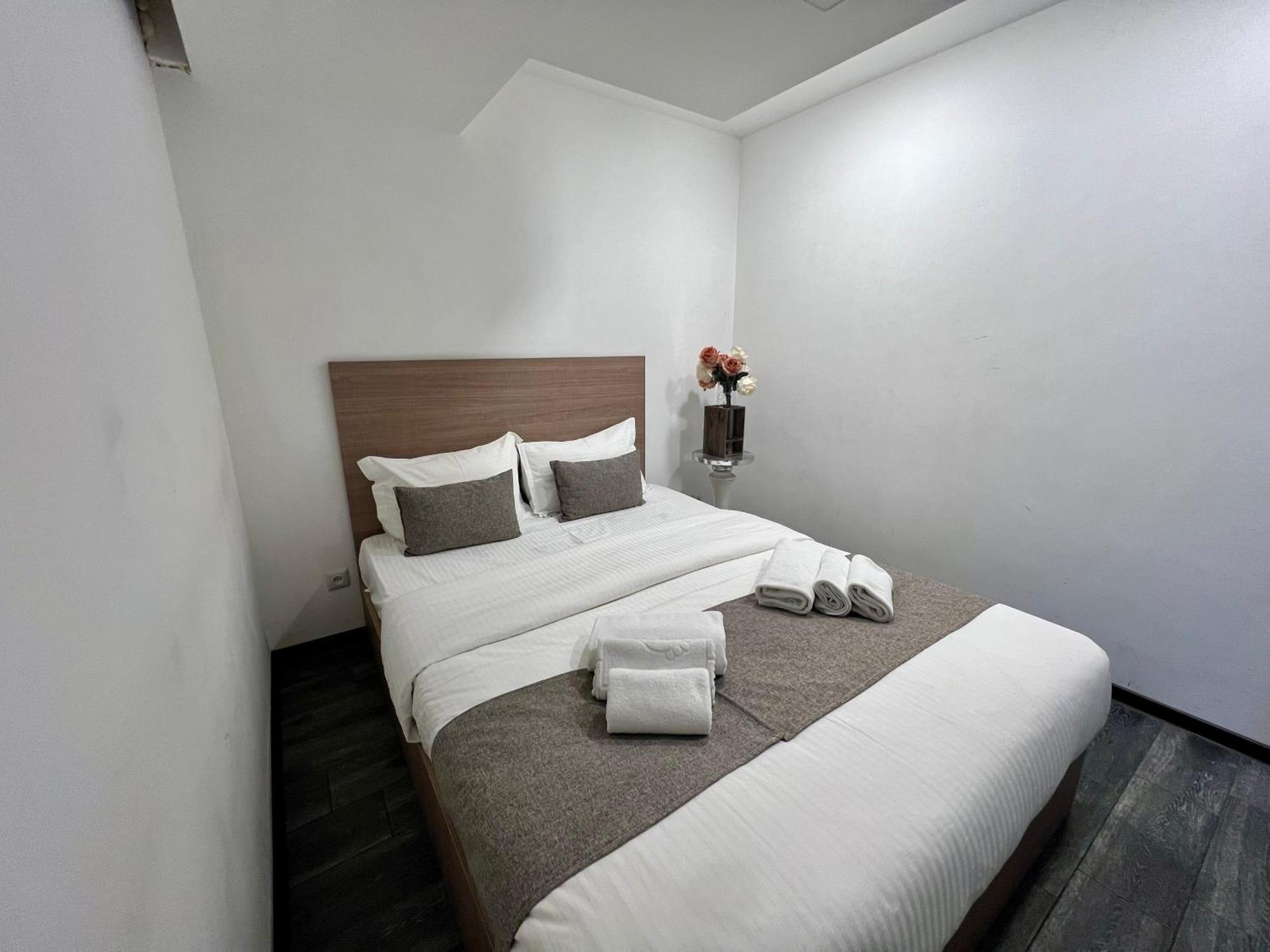 Yvn Tumanyan Apart-Hotel Єреван Екстер'єр фото