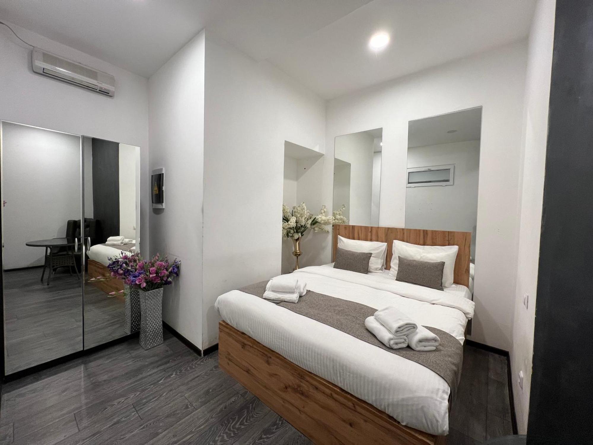 Yvn Tumanyan Apart-Hotel Єреван Екстер'єр фото