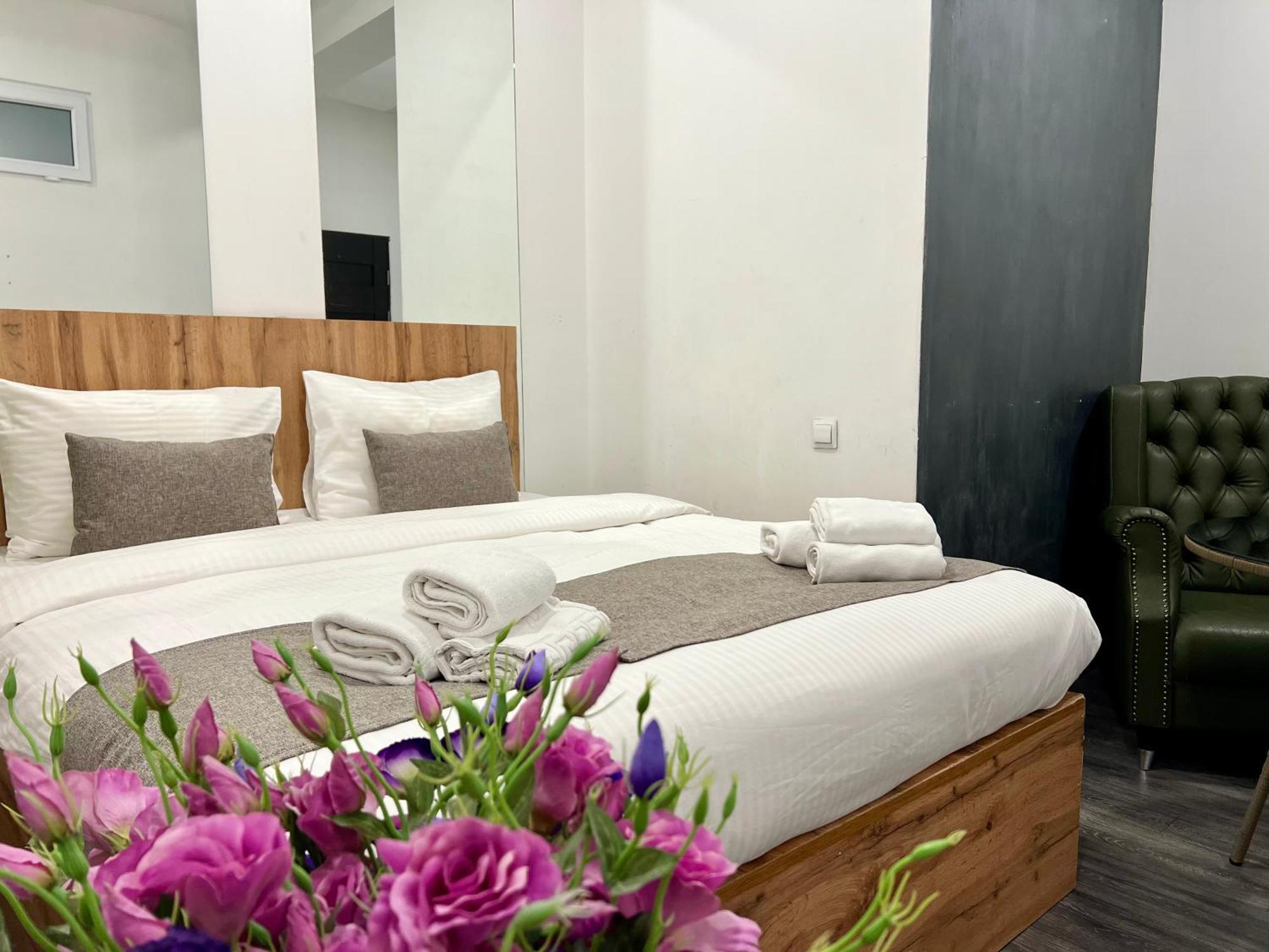 Yvn Tumanyan Apart-Hotel Єреван Екстер'єр фото